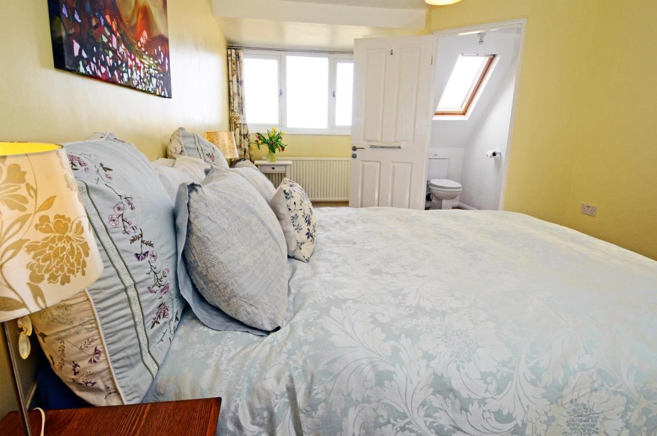 Whitby Spacious Rugby Field Cottage With Off-Street Parking And Ev Fast Point For Electric Cars Buitenkant foto