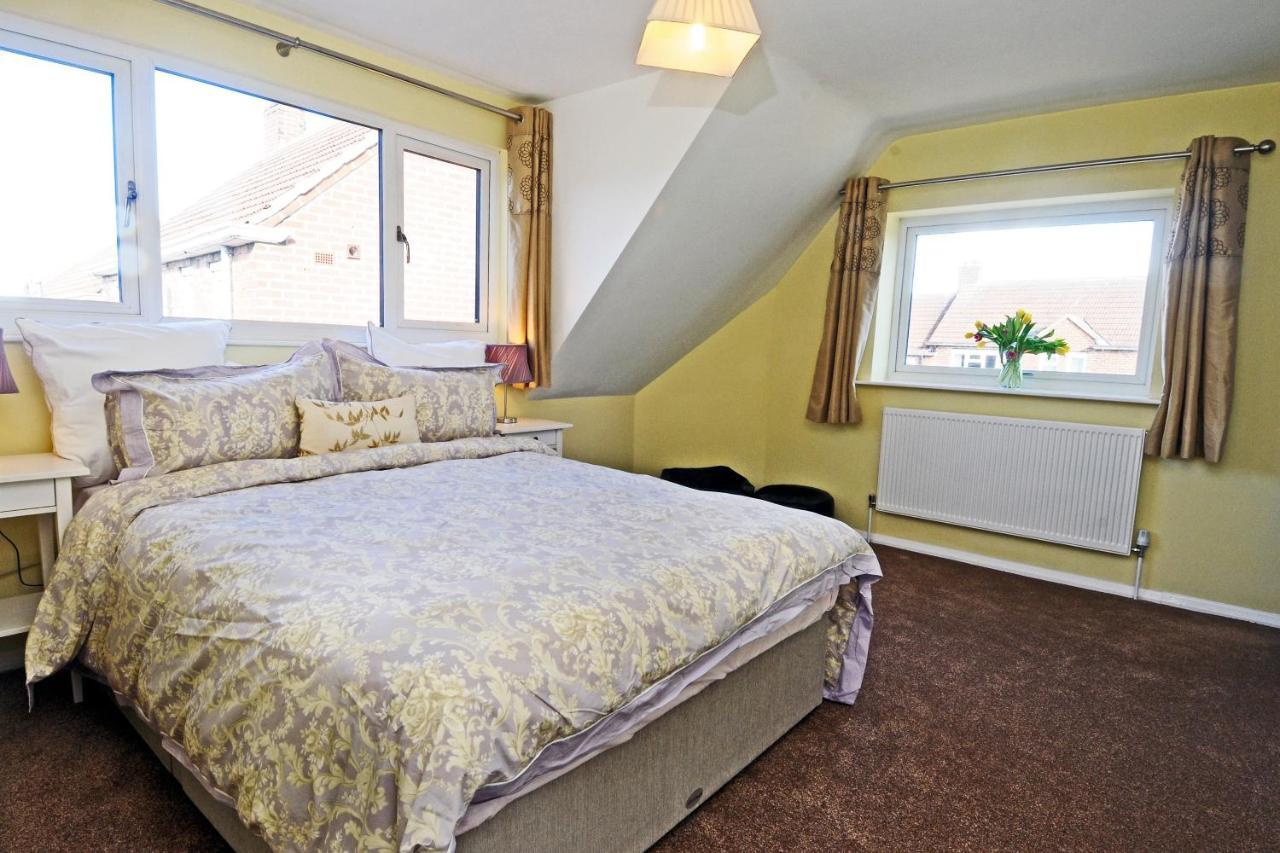 Whitby Spacious Rugby Field Cottage With Off-Street Parking And Ev Fast Point For Electric Cars Buitenkant foto