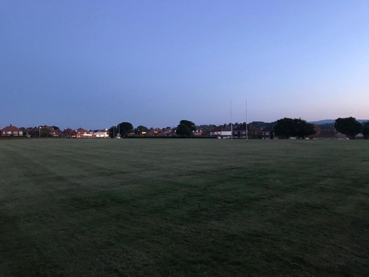 Whitby Spacious Rugby Field Cottage With Off-Street Parking And Ev Fast Point For Electric Cars Buitenkant foto